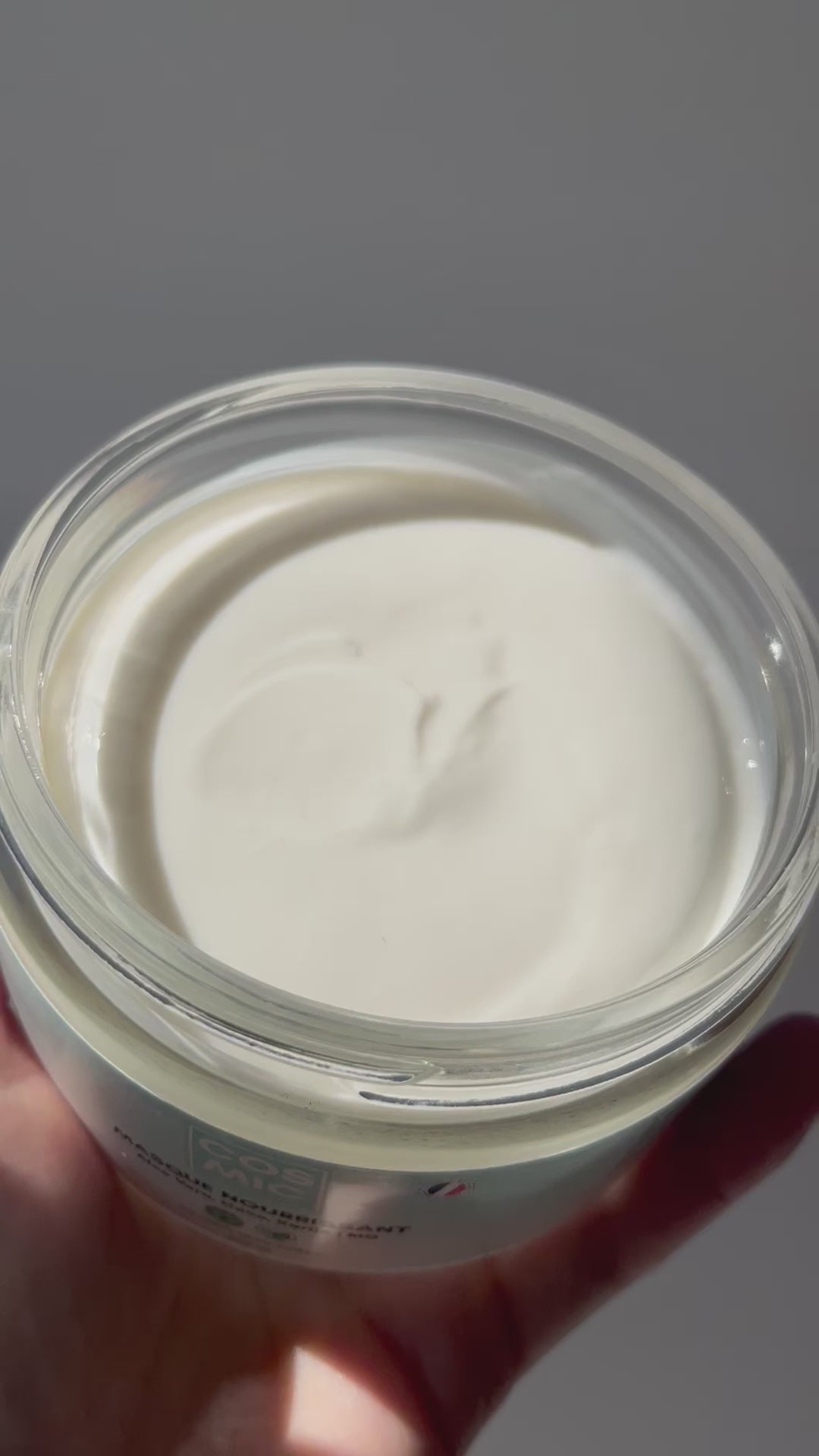 vidéo du masque nourrissant pour cheveux secs et abîmés COSMIC HAIRCARE 100% vegan et made in France